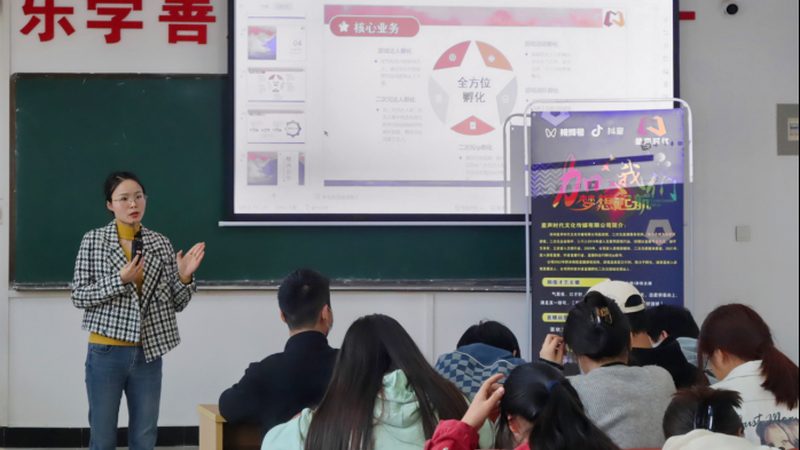 首先，我们需要了解灯光设备的分类。根据用途，灯光设备可以分为以下几类：